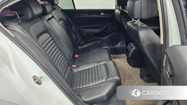 Volkswagen Passat GT (B8) 2018 Белый из Кореи, фото 2