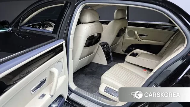 Bentley Flying Spur 2nd Generation 2018 Черный из Кореи, фото 2