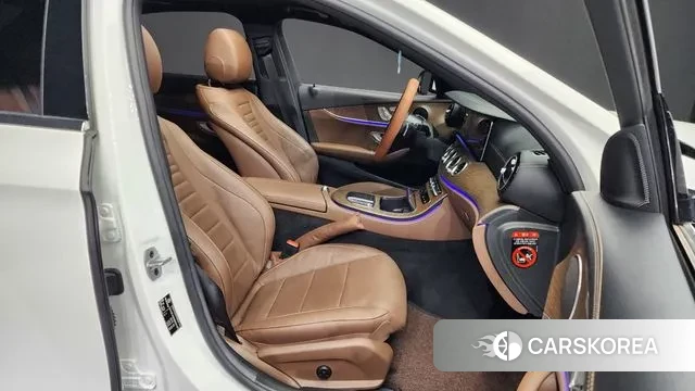 Mercedes-Benz E-Class W213 2022 Белый из Кореи, фото 2