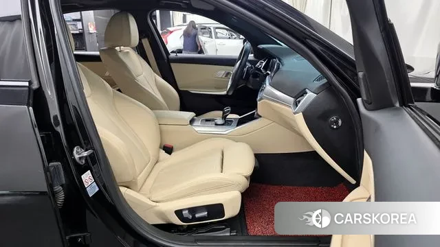 BMW 3 Series (G20) 2021 Черный из Кореи, фото 2