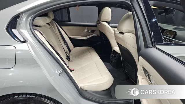 BMW 3 Series (G20) 2020 Серебристо-серый из Кореи, фото 2
