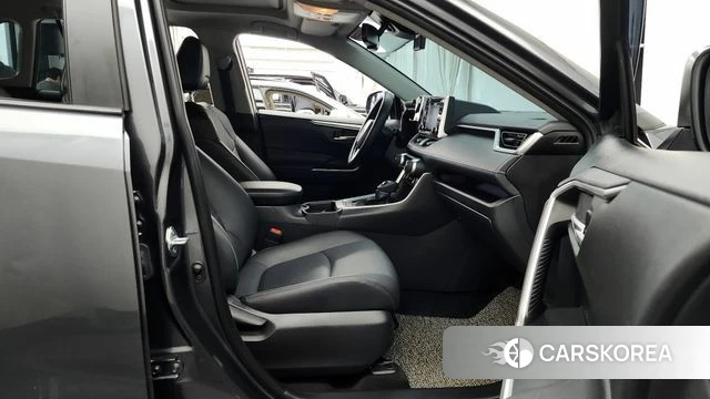 Toyota RAV4 5th Generation 2021 Серый из Кореи, фото 2