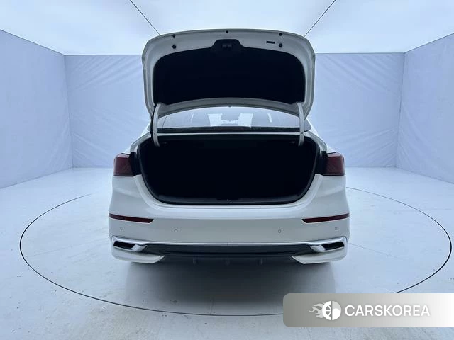 Kia K3 2023 Белый из Китая, фото 2