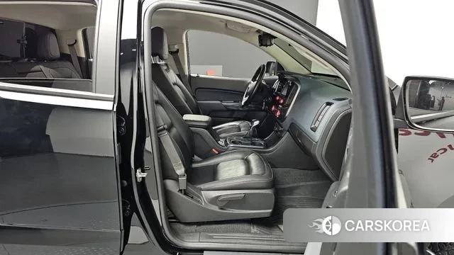 Chevrolet (GM Daewoo) Real New Colorado 2022 Черный из Кореи, фото 2