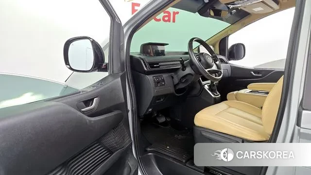 Hyundai Staria 2022 Серебряный из Кореи, фото 2