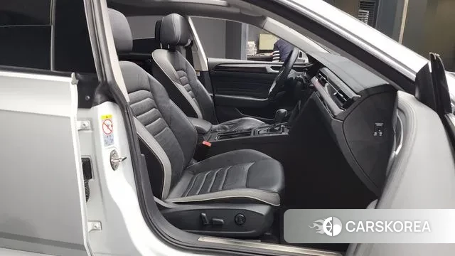 Volkswagen Arteon 2022 Белый из Кореи, фото 2