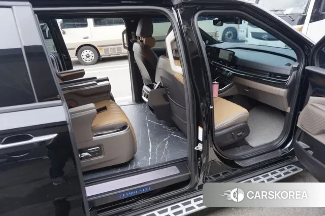 Kia The New Carnival 4th Generation 2024 Черный из Кореи, фото 2