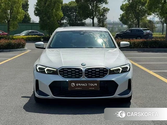 BMW 3 series 2024 Белый из Китая, фото 2