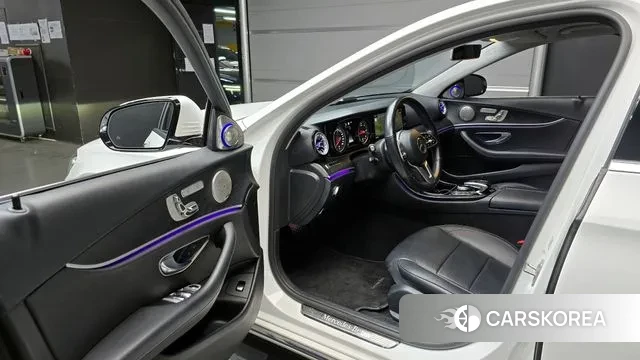 Mercedes-Benz E-Class W213 2018 Белый из Кореи, фото 2