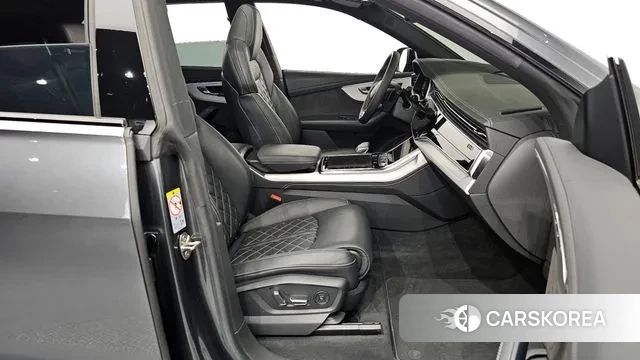 Audi Q8 (4M) 2022 Серый из Кореи, фото 2