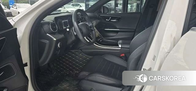 Mercedes-Benz Class C 2023 Белый из Китая, фото 2