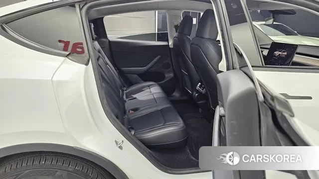 Tesla Model Y 2023 Белый из Кореи, фото 2