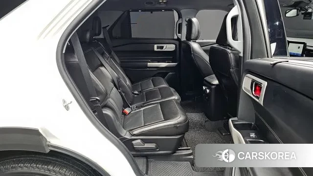 Ford Explorer 6th Generation 2022 Белый из Кореи, фото 2