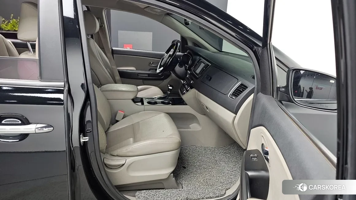 Kia The New Carnival 2018 Черный из Кореи, фото 2