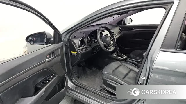 Hyundai Avante AD 2018 Серый из Кореи, фото 2