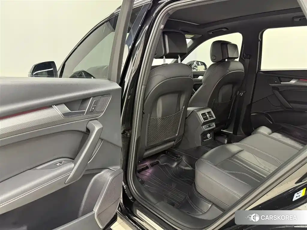 Audi Q5L 2023 Черный из Китая, фото 2