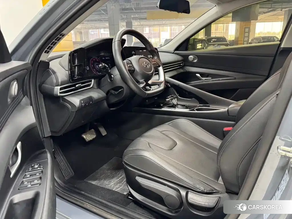 Hyundai Elantra 2022 Silver/gray из Китая, фото 2