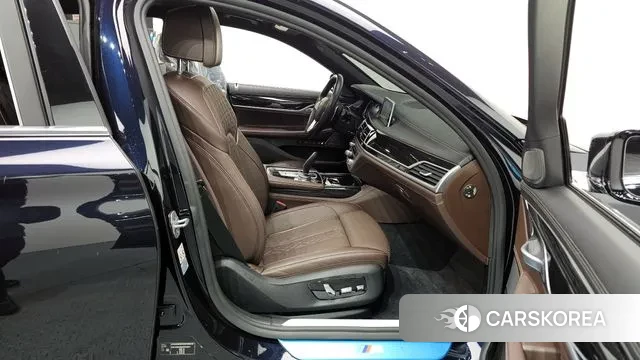 BMW 7 Series (G11) 2019 Черный из Кореи, фото 2