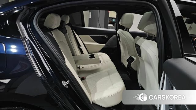 BMW 5 Series (G60) 2024 Черный из Кореи, фото 2