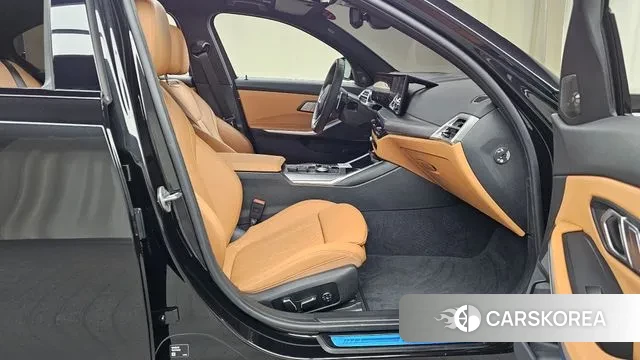 BMW 3 Series (G20) 2025 Черный из Кореи, фото 2