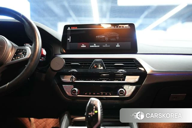 BMW 5 series 2022 Черный из Китая, фото 2