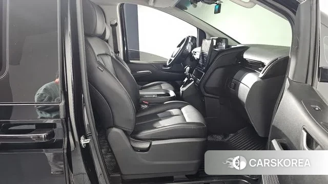 Hyundai Staria 2024 Черный из Кореи, фото 2