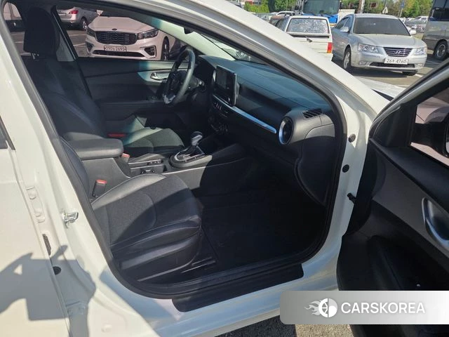 Kia The New K3 2nd generation 2022 Белый из Кореи, фото 2