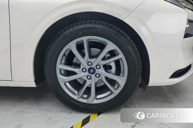 Ford Mondeo 2024 Белый из Китая, фото 2