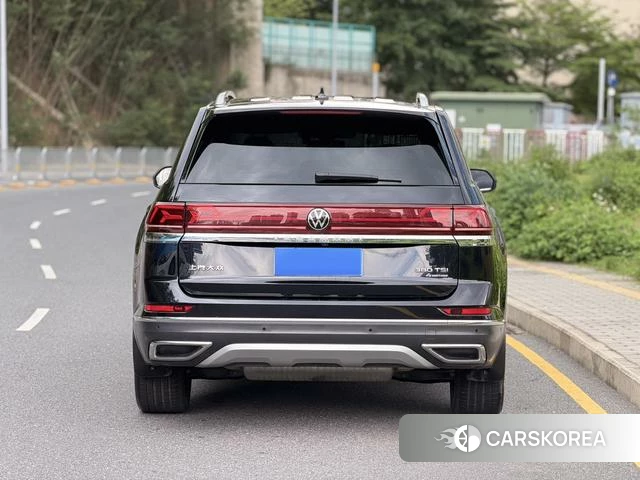 Volkswagen Tourang 2023 Черный из Китая, фото 2