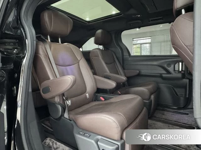 Toyota Saina 2022 Черный из Китая, фото 2