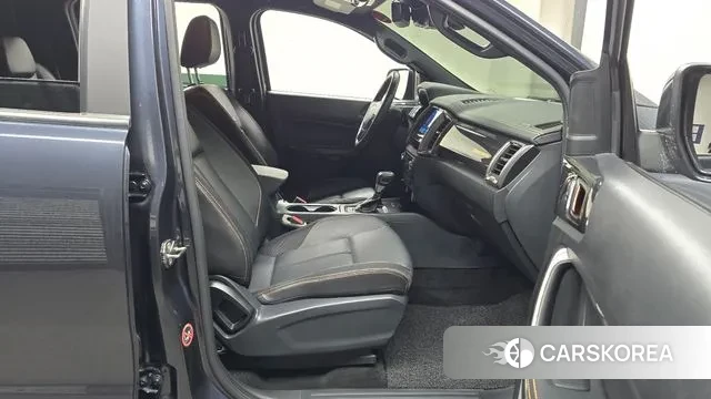 Ford Ranger 3rd Generation 2022 Серый из Кореи, фото 2