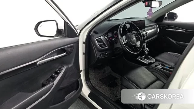 Kia Seltos 2021 Белый из Кореи, фото 2