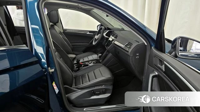 Volkswagen Tiguan second Generation 2022 Синий из Кореи, фото 2