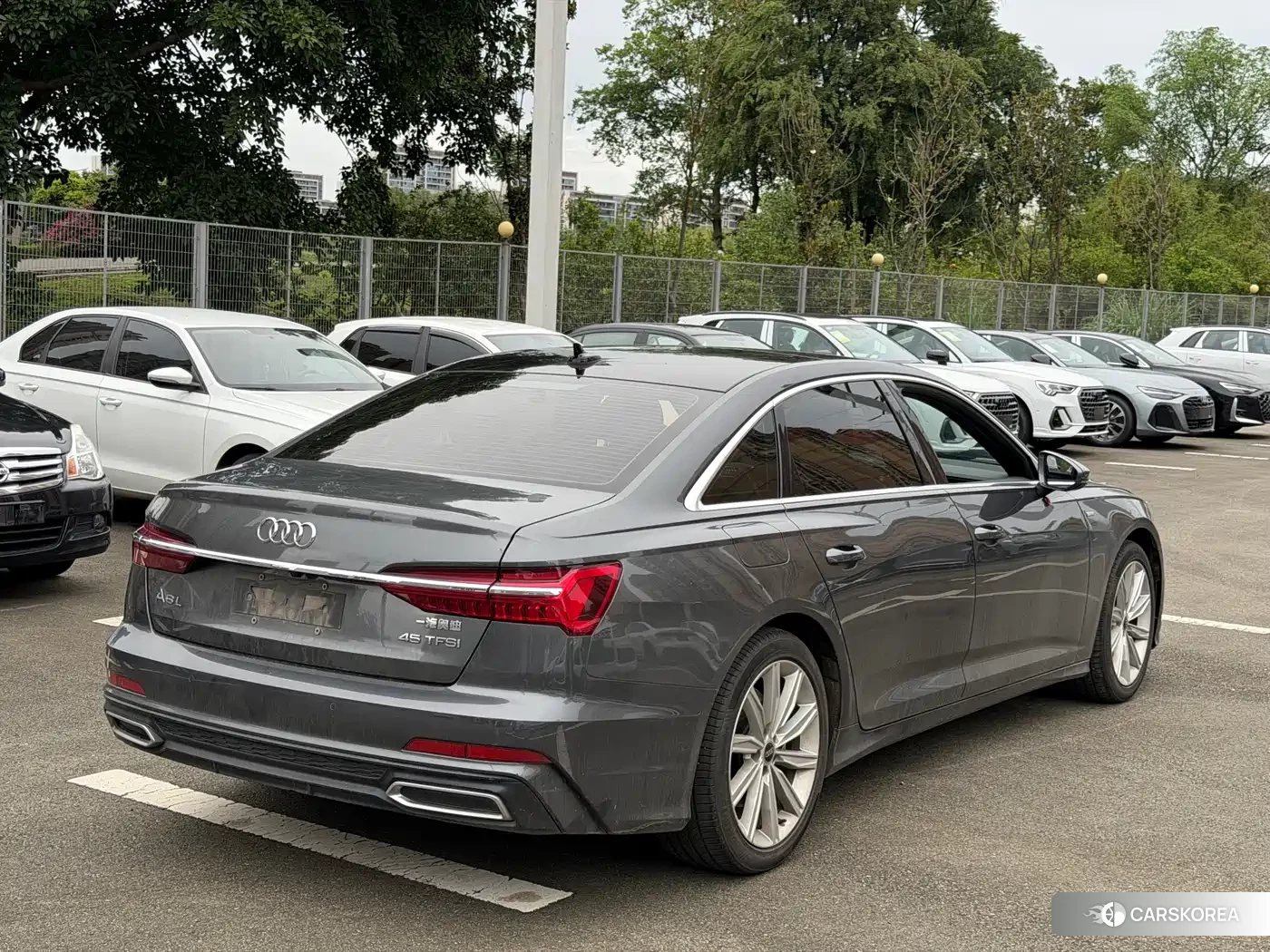 Audi A6L 2022 Silver/gray из Китая, фото 2