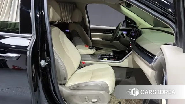 Kia Carnival 4th generation 2023 Черный из Кореи, фото 2