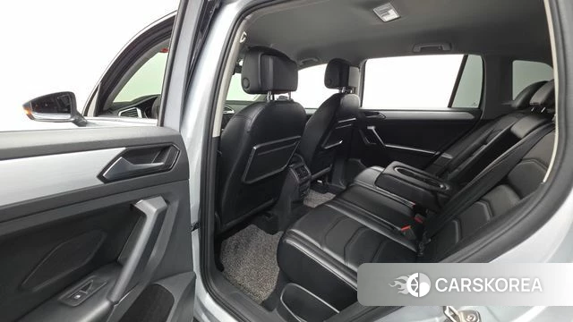Volkswagen Tiguan second Generation 2018 Серебряный из Кореи, фото 2