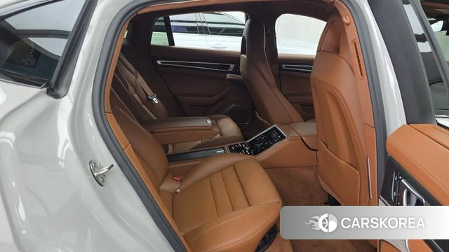 Porsche Panamera (971) 2023 Серебряный из Кореи, фото 2