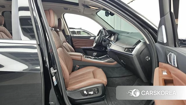 BMW X7 (G07) 2021 Черный из Кореи, фото 2