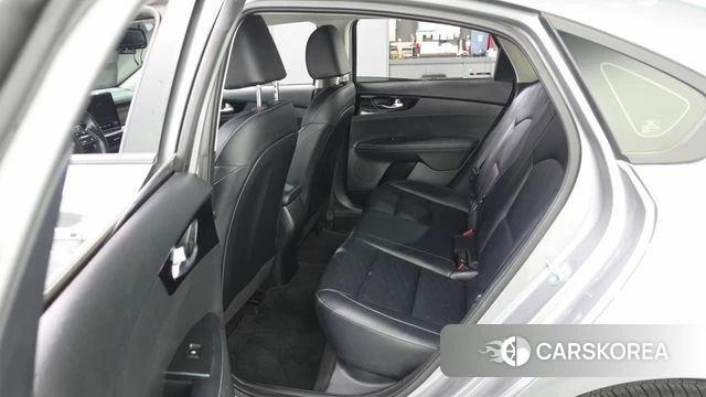 Kia The New K3 2nd generation 2023 Серебряный из Кореи, фото 2