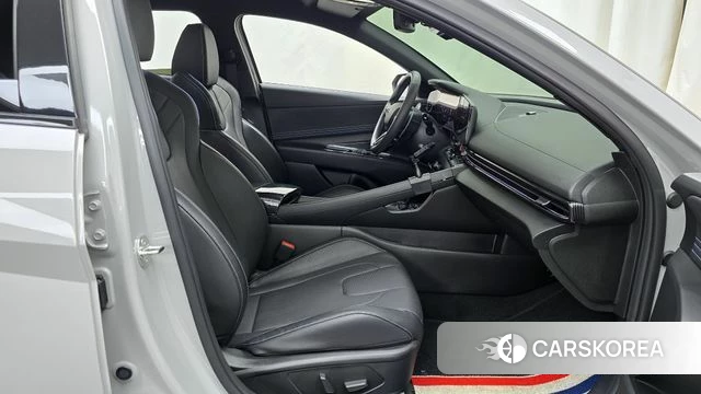 Hyundai The New Avante (CN7) 2024 Серебристо-серый из Кореи, фото 2