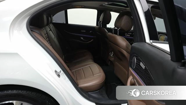 Mercedes-Benz E-Class W213 2019 Белый из Кореи, фото 2