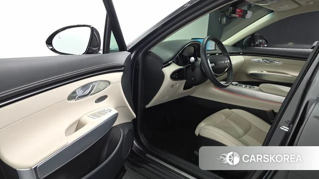 Genesis GV70 2023 Серый из Кореи, фото 2
