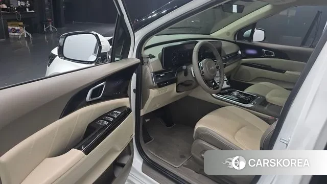 Kia Carnival 4th generation 2023 Белый из Кореи, фото 2