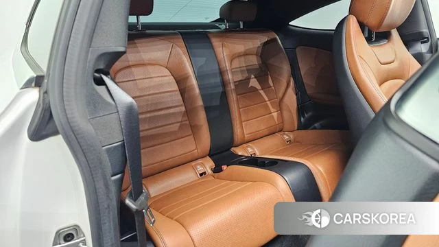 Mercedes-Benz C-Class W205 2018 Белый из Кореи, фото 2