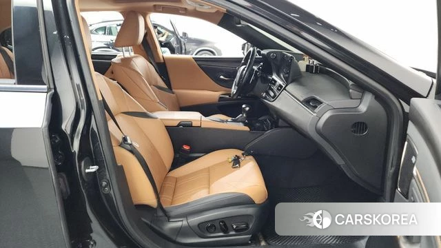 Lexus ES300h 7th generation 2021 Серый из Кореи, фото 2
