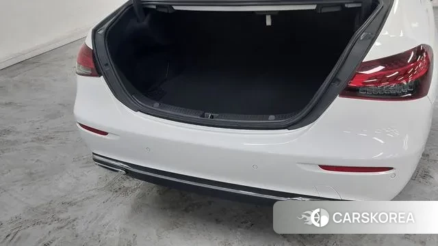 Mercedes-Benz E-Class W213 2022 Белый из Кореи, фото 2