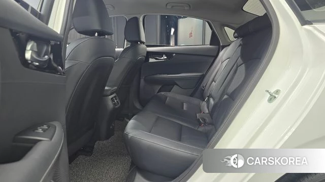 Kia The New K3 2nd generation 2021 Белый из Кореи, фото 2