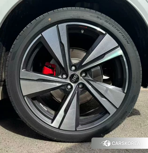 Audi Q5L 2026 Белый из Китая, фото 2
