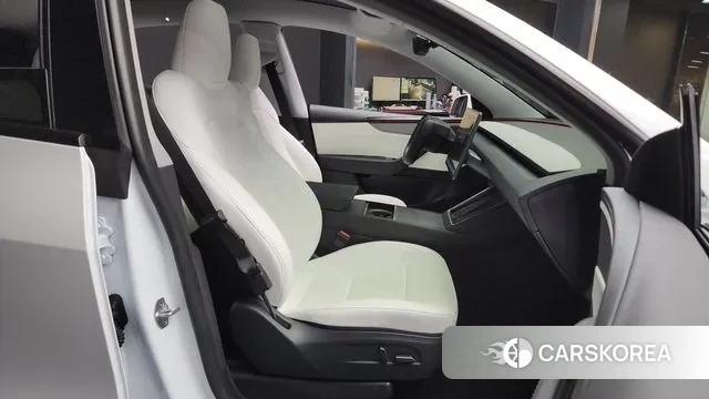 Tesla Model Y 2025 Белый из Кореи, фото 2