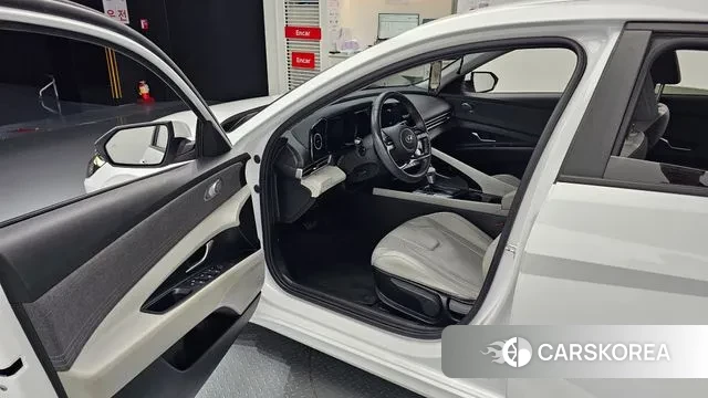 Hyundai Avante (CN7) 2021 Белый из Кореи, фото 2